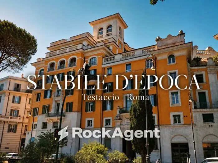Appartamento con 6 locali in vendita in Piazza dell'Emporio a, Roma
