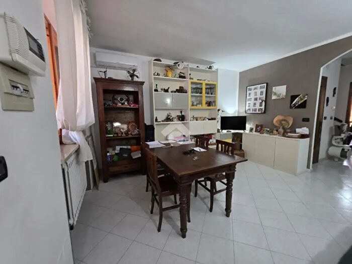 Casa con 6 locali in vendita in Via Verga, Candiolo