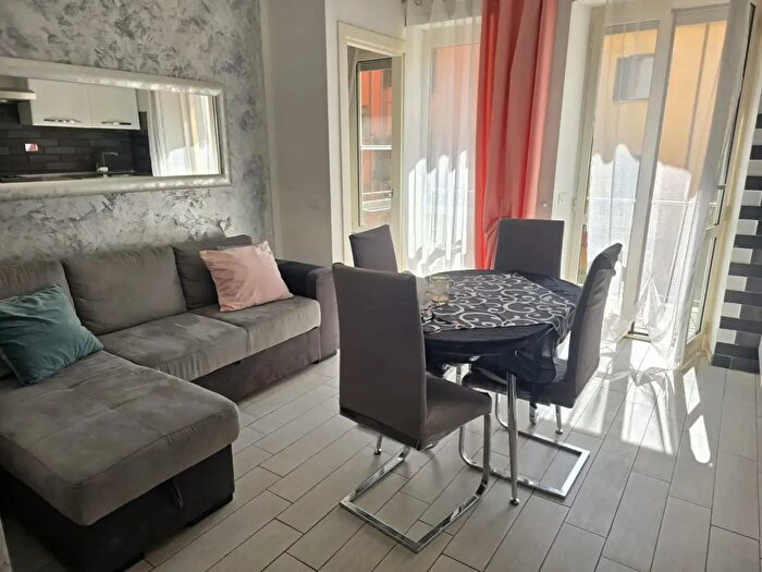 Appartamento trilocale in vendita in Via dei Levii, Roma