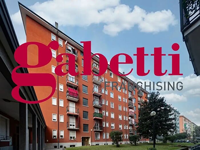 Appartamento trilocale in vendita in Via Pianell, Milano