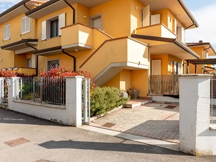 Appartamento con 7 locali in vendita in Via Melone, Santa Maria A Monte