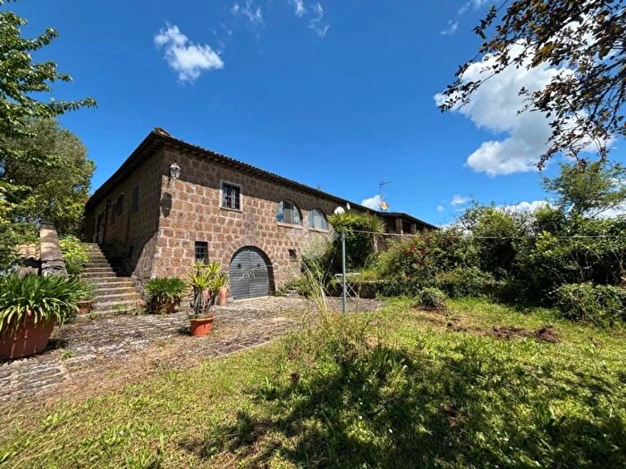 Casa con 9 locali in vendita in Via S Sebastiano, Magliano Romano