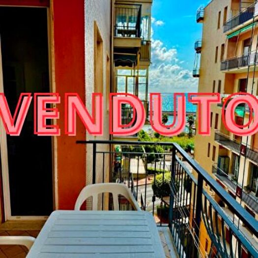 Appartamento bilocale in vendita in Via Montevideo, Borghetto Santo Spirito