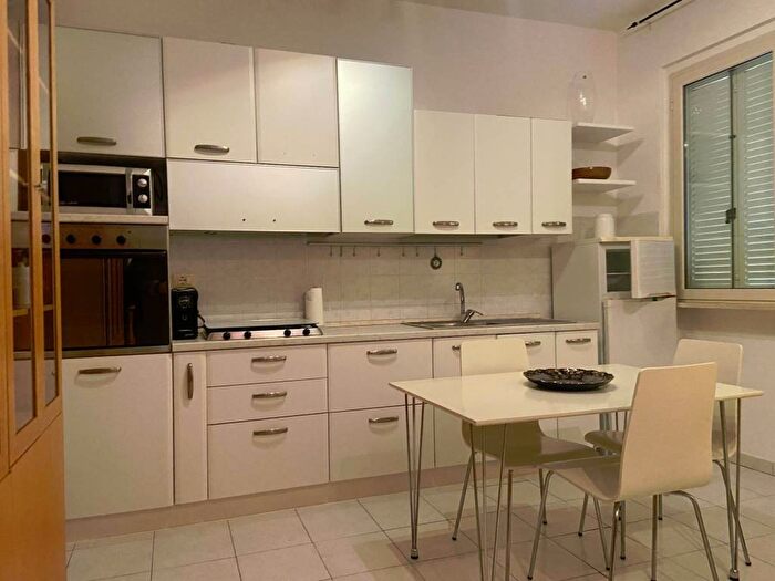 Appartamento bilocale in affitto in Piazza Venti Settembre, Cisternone, Livorno