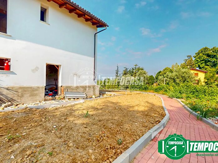 Appartamento trilocale in vendita in Strada Cerca, Alessandria