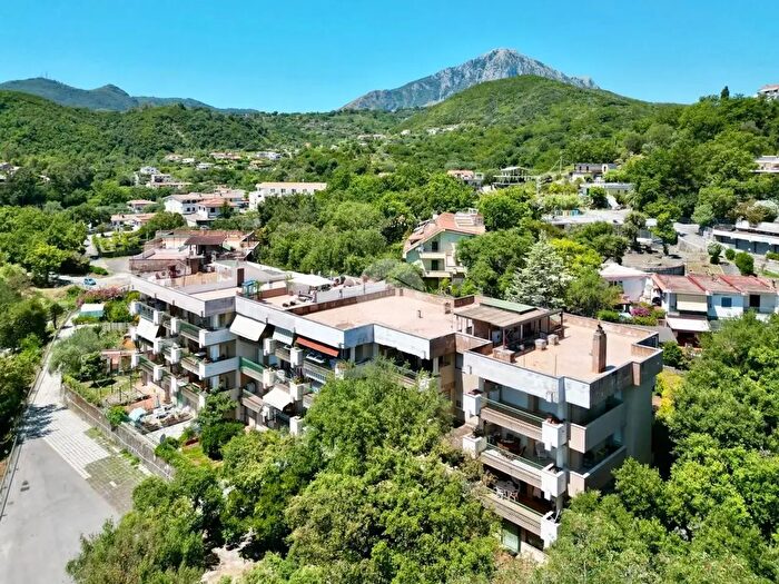 Appartamento trilocale in vendita in Contrada S Lucia, Santa Marina