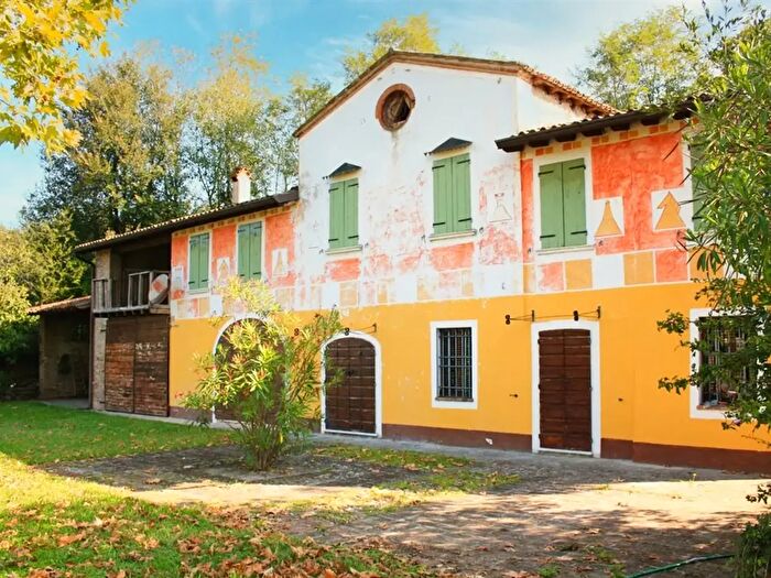 Casa con 5 locali in vendita in Castiglione Delle Stiviere