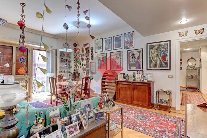 Appartamento trilocale in vendita in Via di Monte Verde, Roma