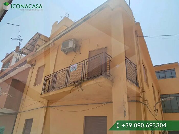 Appartamento trilocale in vendita in Via Tevere SNC, Messina