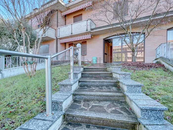 Casa con 5 locali in vendita in Savignano Sul Panaro