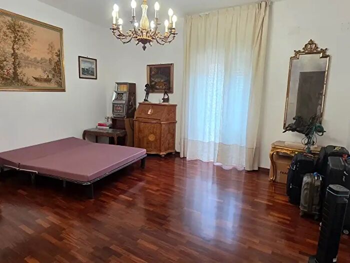 Appartamento trilocale in affitto in Viale Michelangelo, Napoli