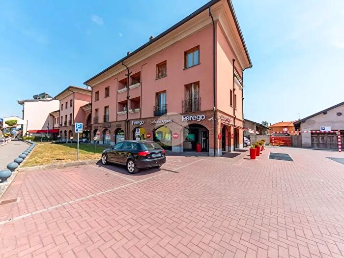 Appartamento bilocale in vendita in Via Santa Maria, Uboldo