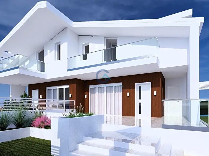 Casa con 6 locali in vendita in Catanzaro