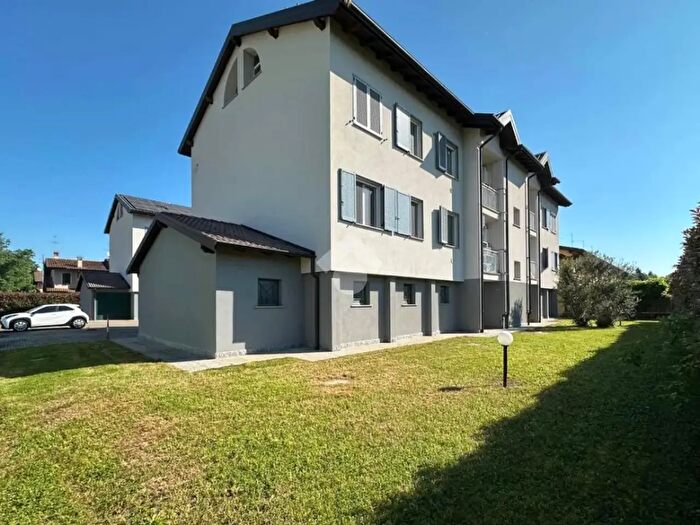 Appartamento trilocale in vendita in Via G di Vittorio, Vaiano Cremasco
