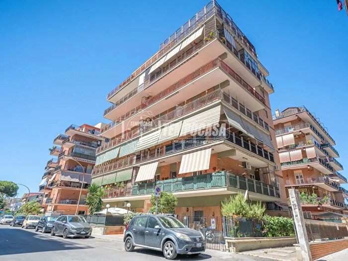 Appartamento trilocale in vendita in Via Nino Bixio, Ladispoli