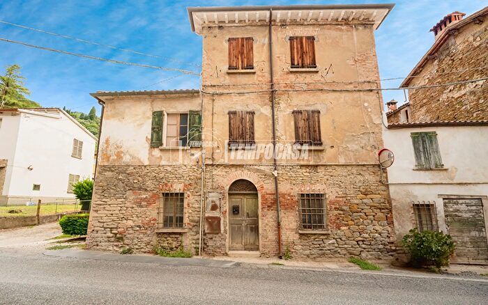 Casa quadrilocale in vendita in Via Strada, Brisighella