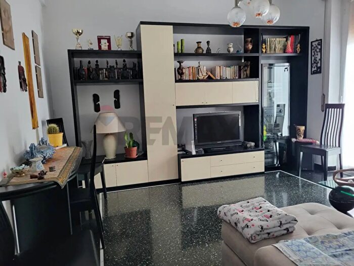 Appartamento con 5 locali in vendita in Genova