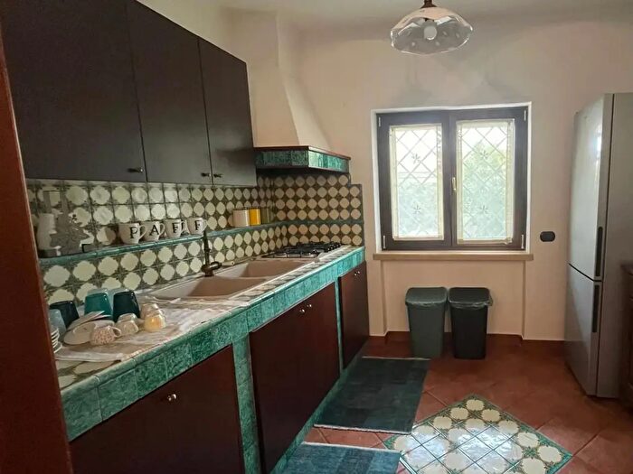 Appartamento con 5 locali in affitto in Via Vincenzo Diano, Pozzuoli