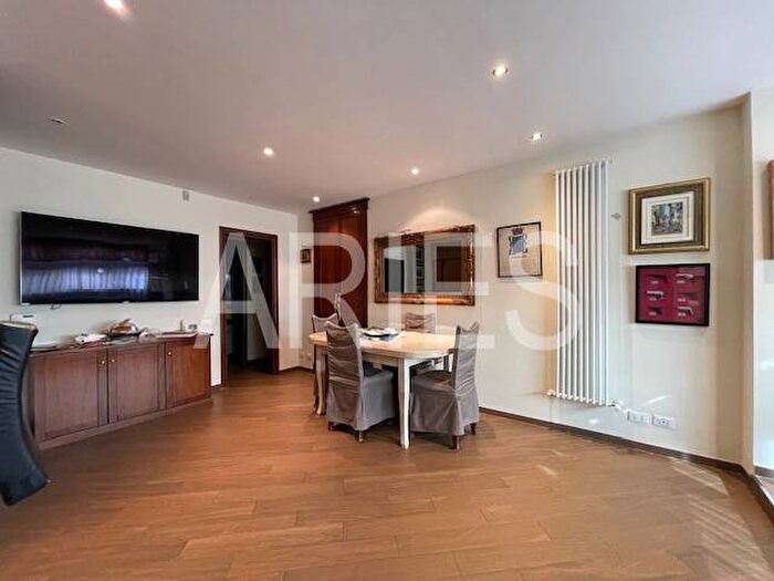 Appartamento con 6 locali in affitto in Via Paolo Barison, Tintoretto, Roma