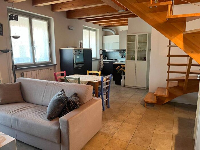 Appartamento trilocale in affitto in Vicolo Luigi Anghinelli, Borgo Palazzo, Bergamo