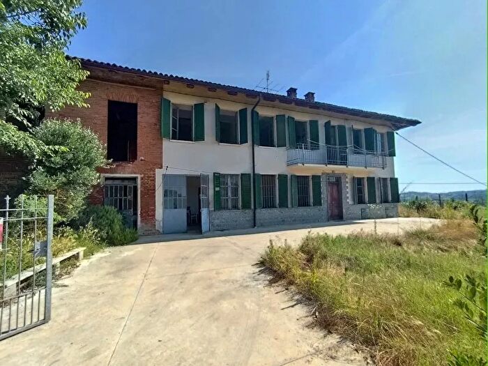 Casa con 6 locali in vendita in San Damiano DAsti