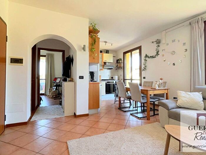 Appartamento con 5 locali in vendita in Via Luigi Tenco, Cento Paese, Cento