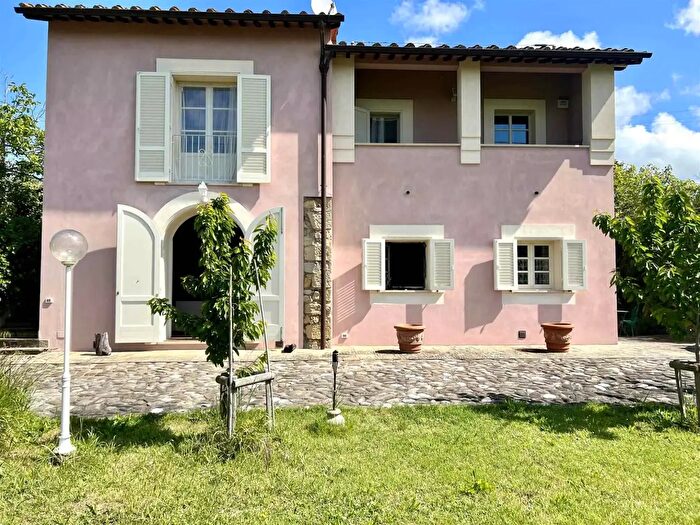 Casa trilocale in vendita in Collesalvetti