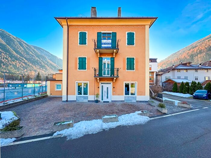 Appartamento con 5 locali in vendita in Via alla Croce, Male