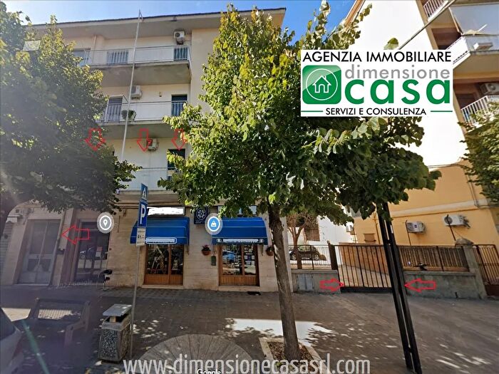 Appartamento con 8 locali in vendita in Corso Sicilia, San Cataldo