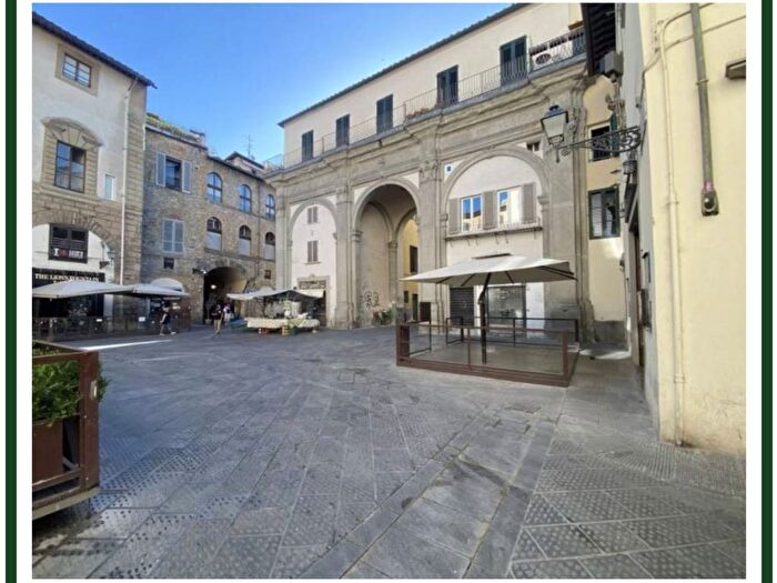 Appartamento trilocale in affitto in Piazza San Pier Maggiore, Signoria Uffizi, Firenze
