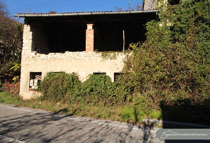 Casa quadrilocale in vendita in Miane