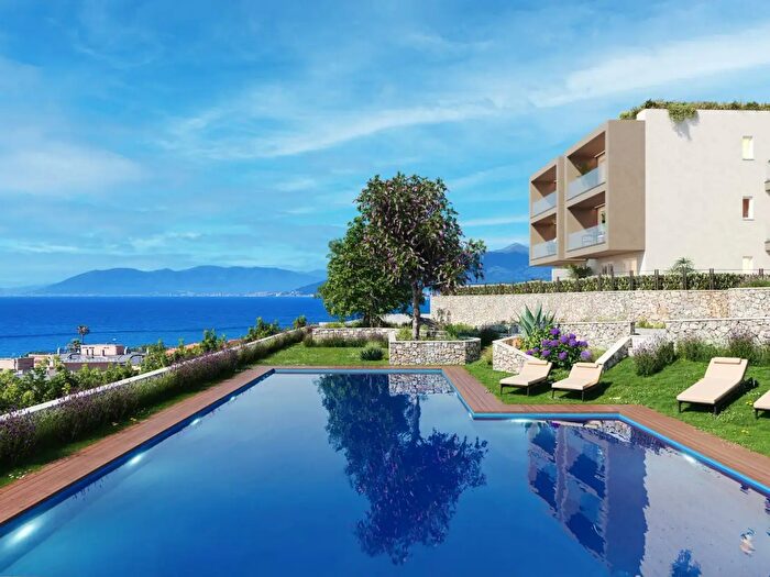 Appartamento trilocale in vendita in Via Vittorio Veneto, Borgio Verezzi