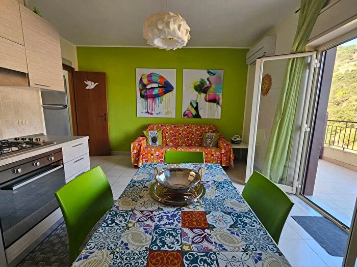 Appartamento bilocale in vendita in Via Monte Bianco, Letojanni