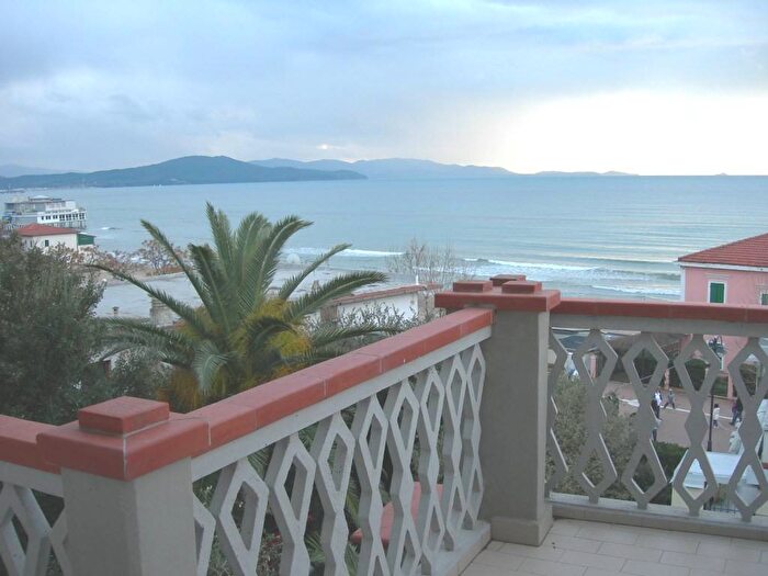 Appartamento quadrilocale in affitto in Via Merloni, Zona Nuova Pratoranieri, Follonica