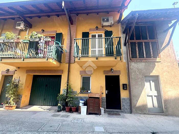 Casa bilocale in vendita in Via Biscia, Cesate