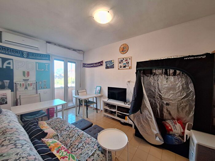 Appartamento trilocale in vendita in Via del Ferraccio, Cecina