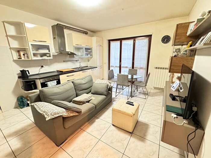 Appartamento bilocale in affitto in Via Imperia, Famagosta, Milano