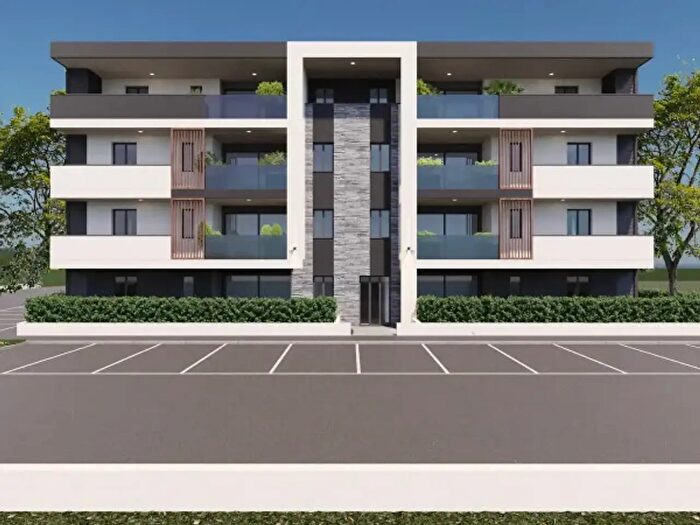 Appartamento trilocale in vendita in Via Filippo Neri, Carate Brianza