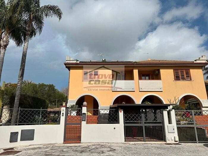 Casa con 5 locali in vendita in Traversa Sinerchia, Siracusa