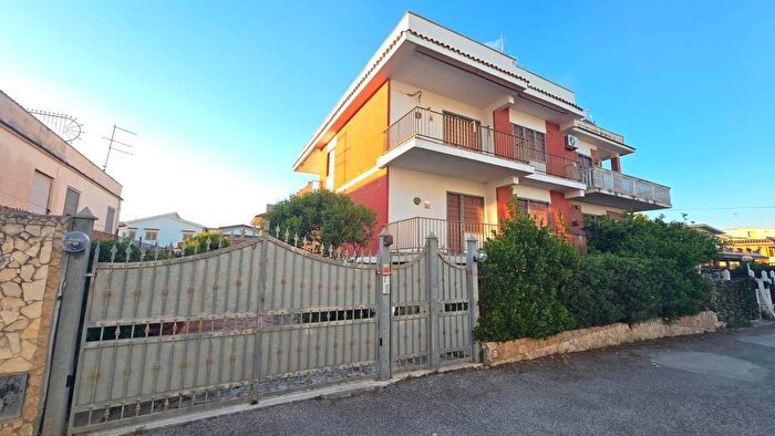 Appartamento quadrilocale in vendita in Via dei Canarini, Ardea