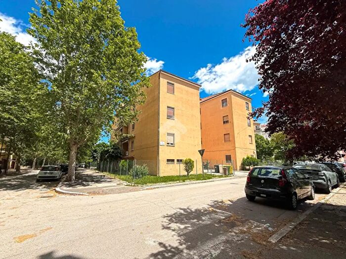 Appartamento quadrilocale in vendita in Via Roccamorice, Chieti
