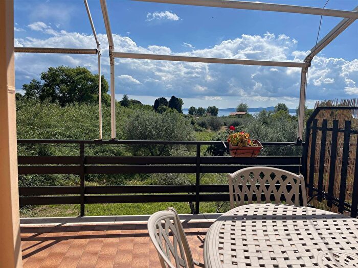 Appartamento con 6 locali in vendita in Via Salvatore Allenda, Bolsena