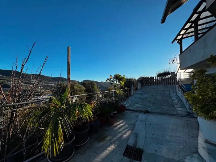 Appartamento trilocale in vendita in Via Grossi Bianchi, Sanremo