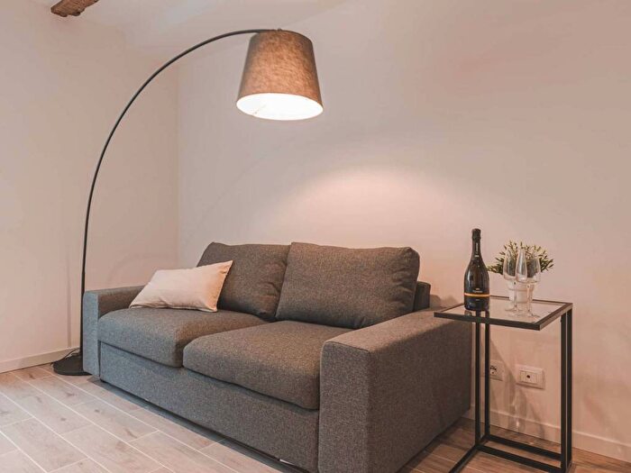 Appartamento quadrilocale in affitto in Via Mazzini, Borgo Teresiano, Trieste