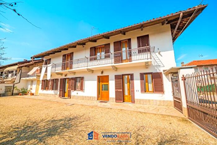 Casa con 6 locali in vendita in Via Dellera d, Polonghera