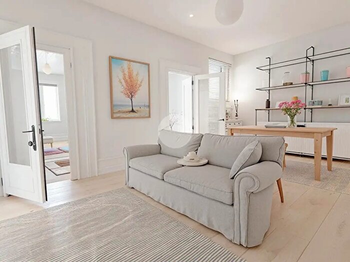 Appartamento trilocale in vendita in Via Belgioioso, Macherio