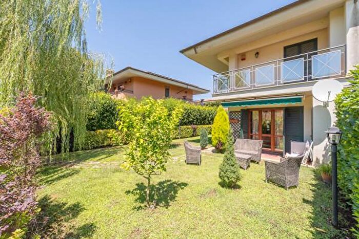 Casa con 5 locali in vendita in Via Terre dei Consoli, Monterosi