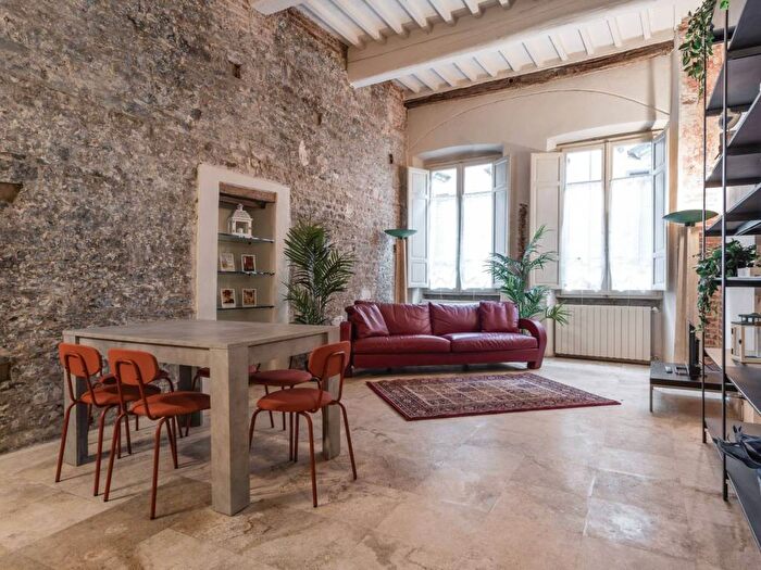 Appartamento quadrilocale in affitto in Via San Martino, San Martino, Pisa