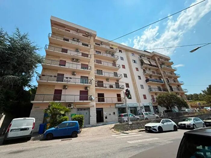 Appartamento trilocale in affitto in Viale dei Bizantini, Catanzaro
