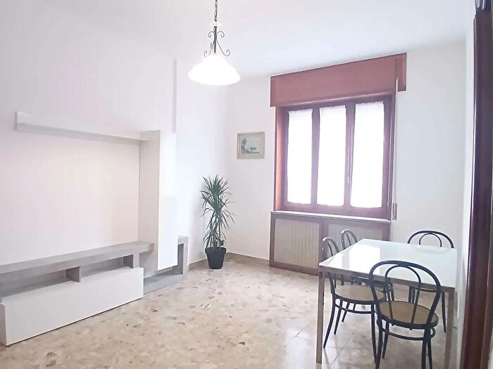 Appartamento quadrilocale in affitto in Via Claro, Alessandria